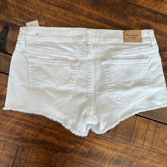 Abercrombie & Fitch Women's White Shortie Shorts - Picture 3 of 3